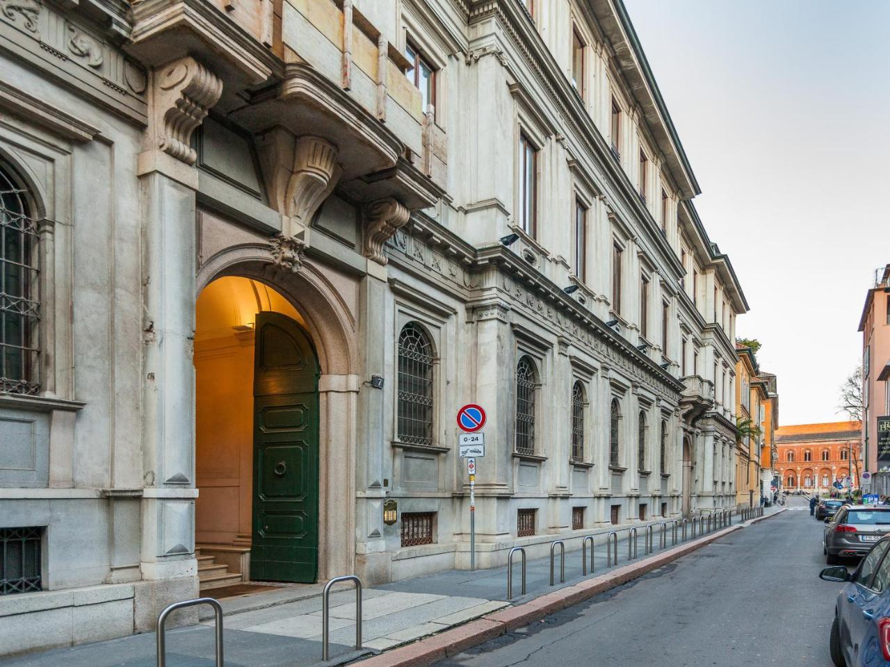 Easyhomes-Duomo Suites & Apartments Milan Bagian luar foto
