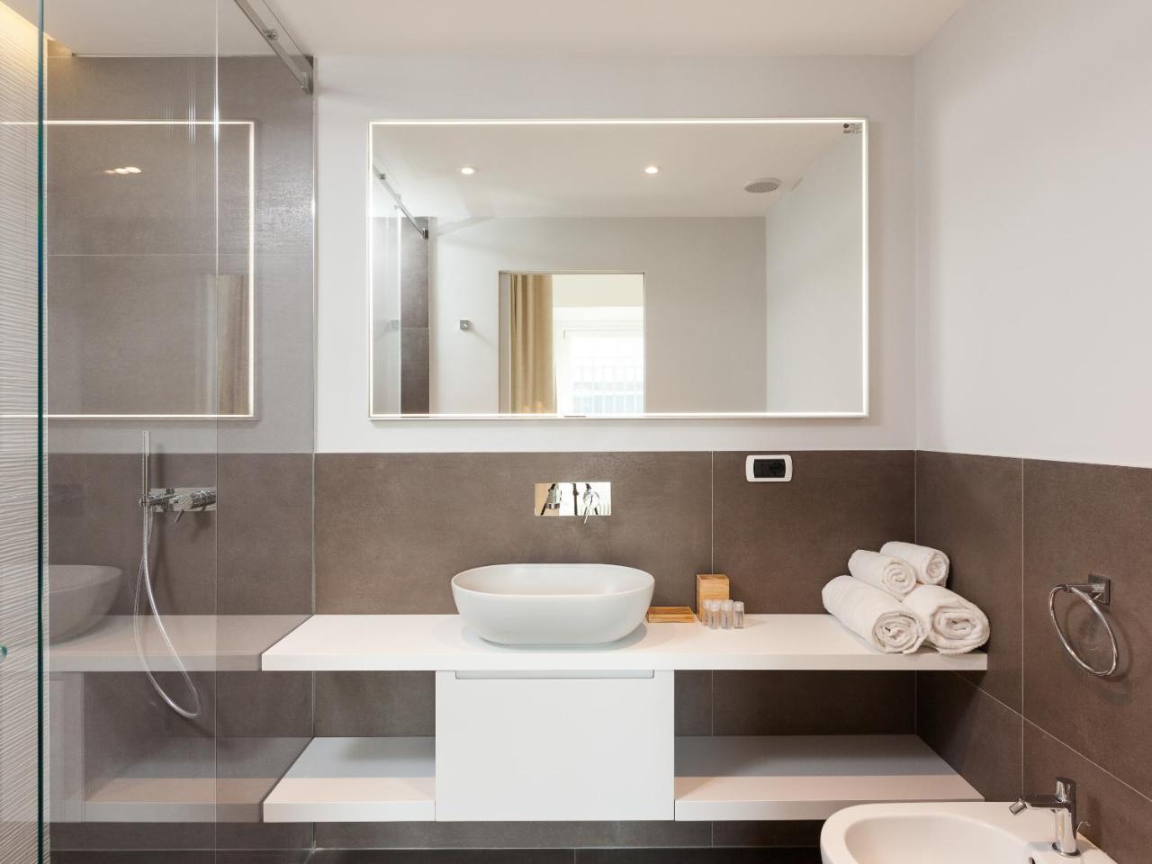 Easyhomes-Duomo Suites & Apartments Milan Bagian luar foto