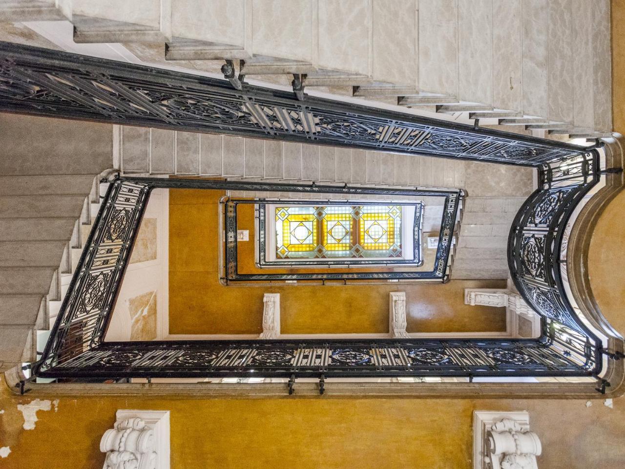 Easyhomes-Duomo Suites & Apartments Milan Bagian luar foto